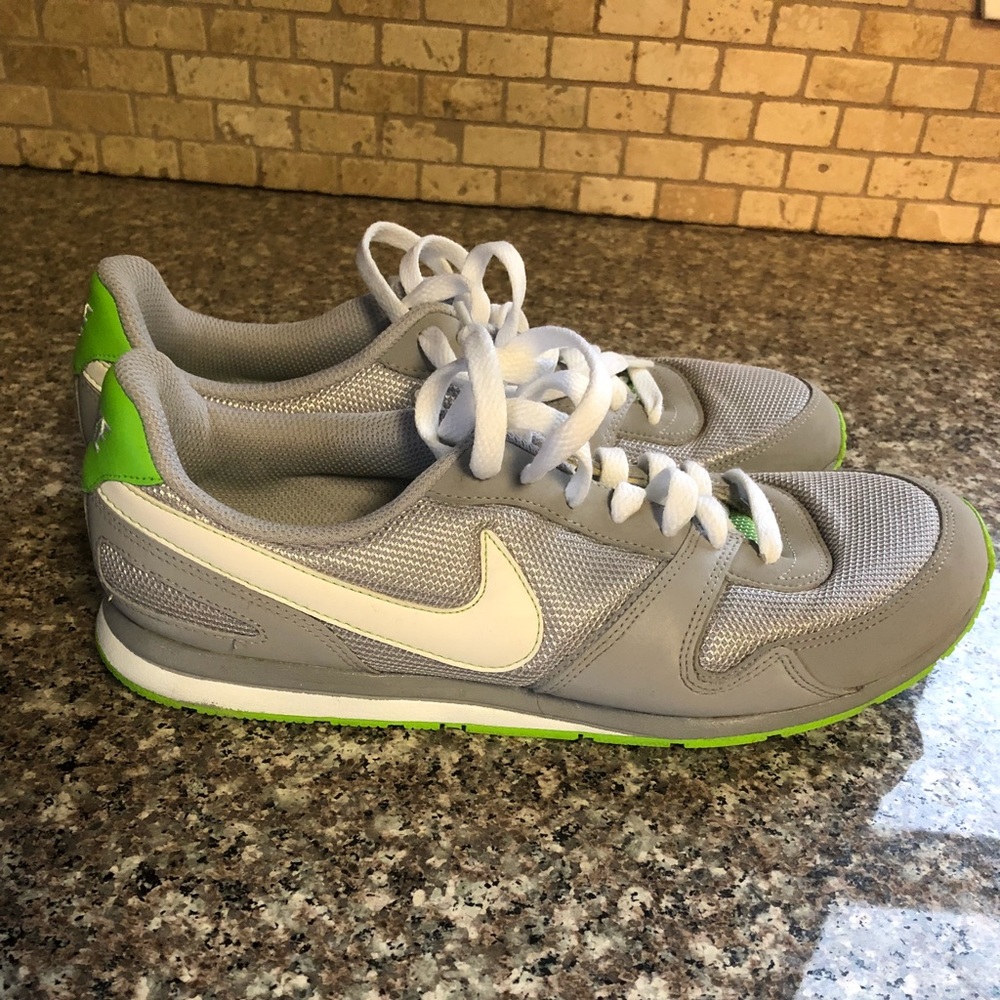 Nike Eclipse II sneakers like new